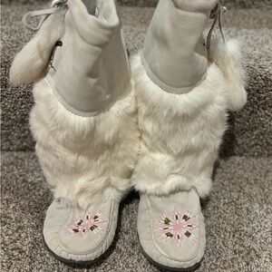 Chip & Pepper fur boots, size 7